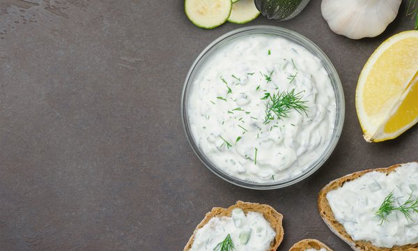 Kesäkurpitsa-tzatziki